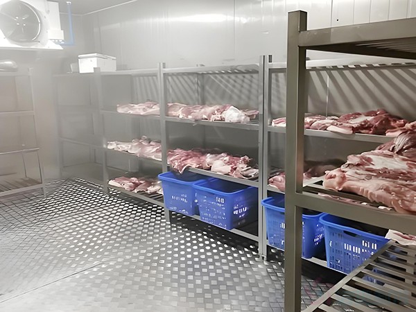 存儲(chǔ)豬肉的冷庫(kù)